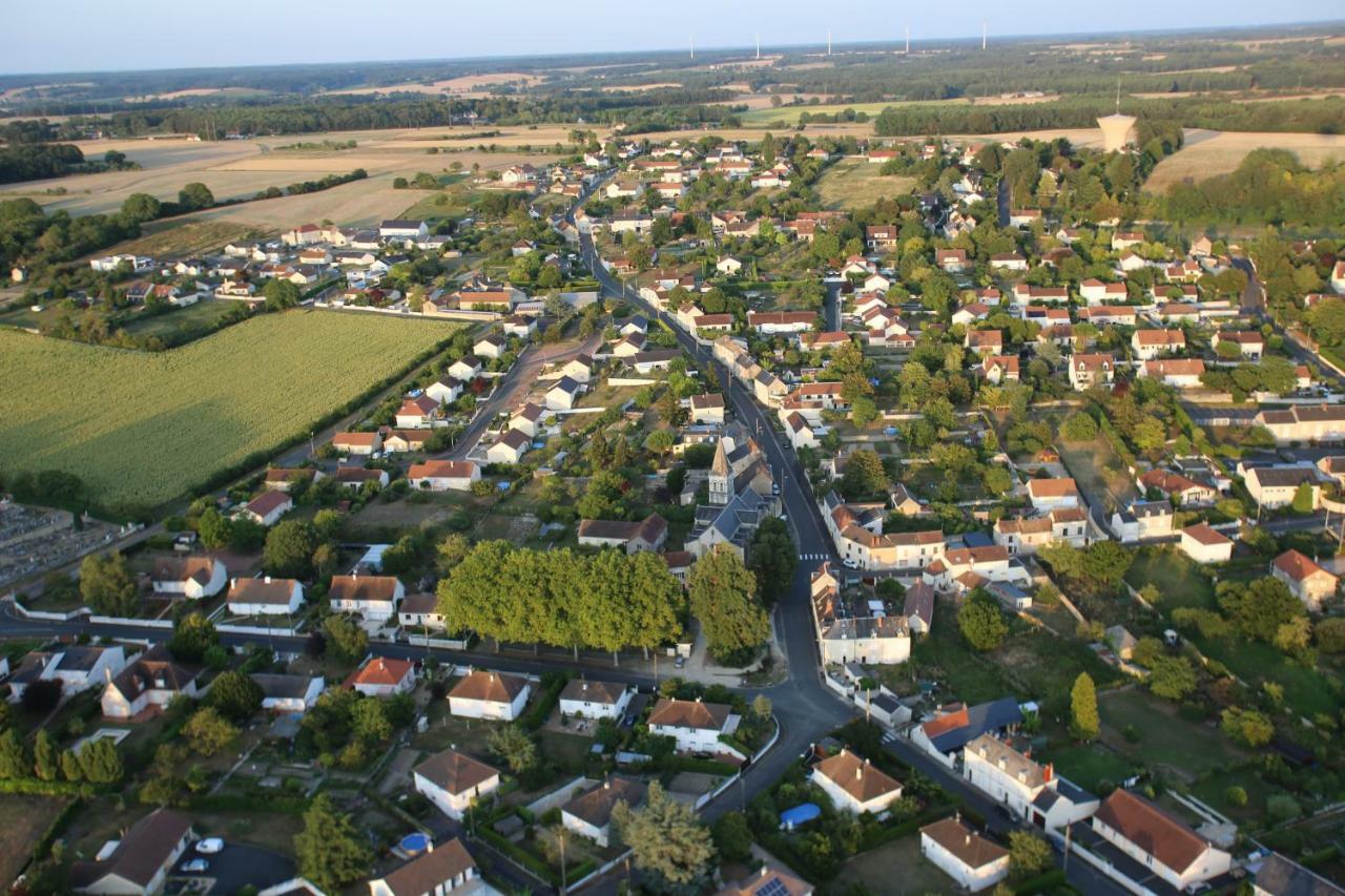 Gite Montgolfiere 6 Personnes Châtellerault Екстериор снимка